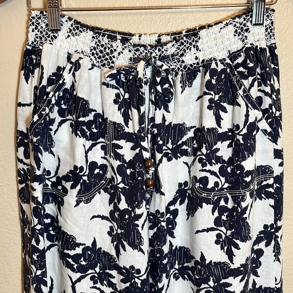 Casual Floral Linen Blend Straight Leg Pant - Picture 2 of 12